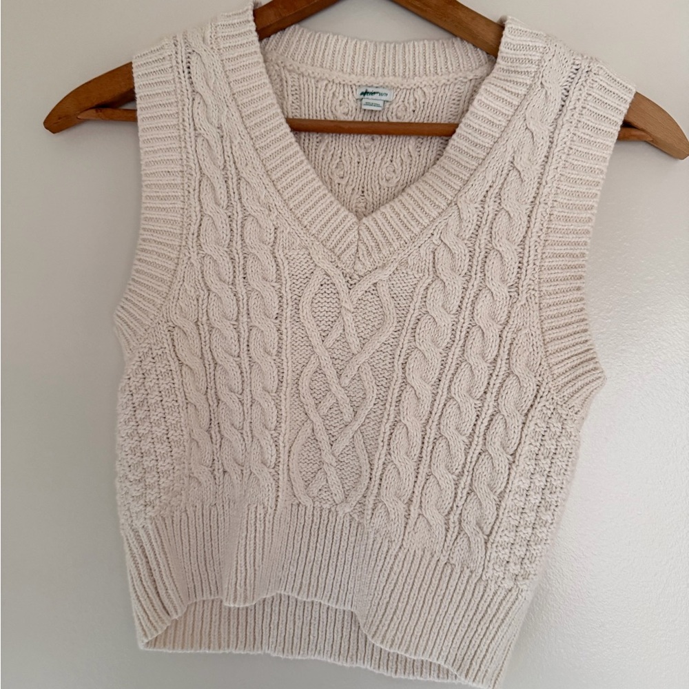Aerie Cable Knit Cream Sweater Vest